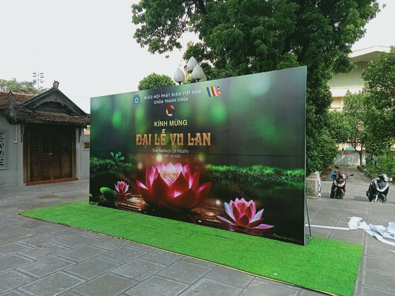 In bạt backdrop chuyên nghiệp là dịch vụ in ấn chất lượng cao, đáp ứng nhu cầu tổ chức sự kiện, hội nghị, lễ khai trương, triển lãm, chụp hình…