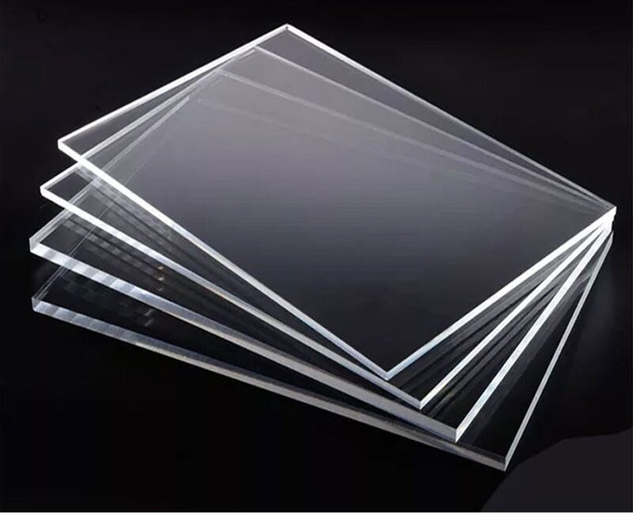 In Mica Trong Suốt – Giải Pháp Bảng Hiệu Hiện Đại Sang Trọng