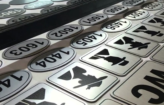 In UV trên nhôm composite